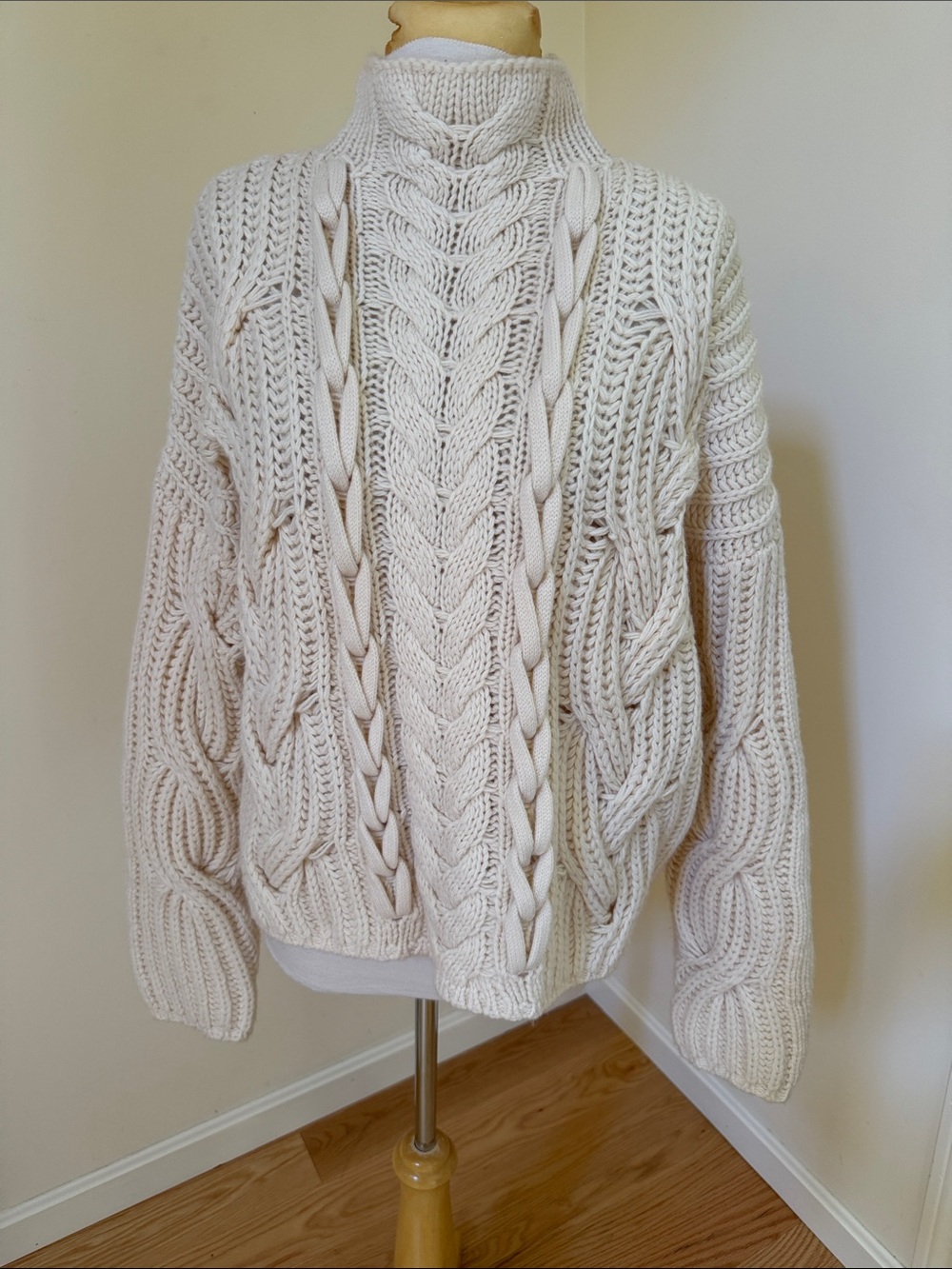 Lewit Size 1/Large cable knit wool/Cashmere chunky sweater.
